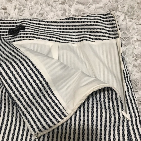 Ann Taylor factory blue stripe skirt with lining side zipper size 6 - Picture 2 of 7